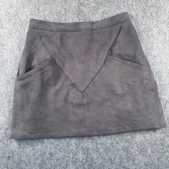 Jaase Dresses & Skirts - Jaase Women's M Charcoal Faux Suede Front Pockets Mini Skirt